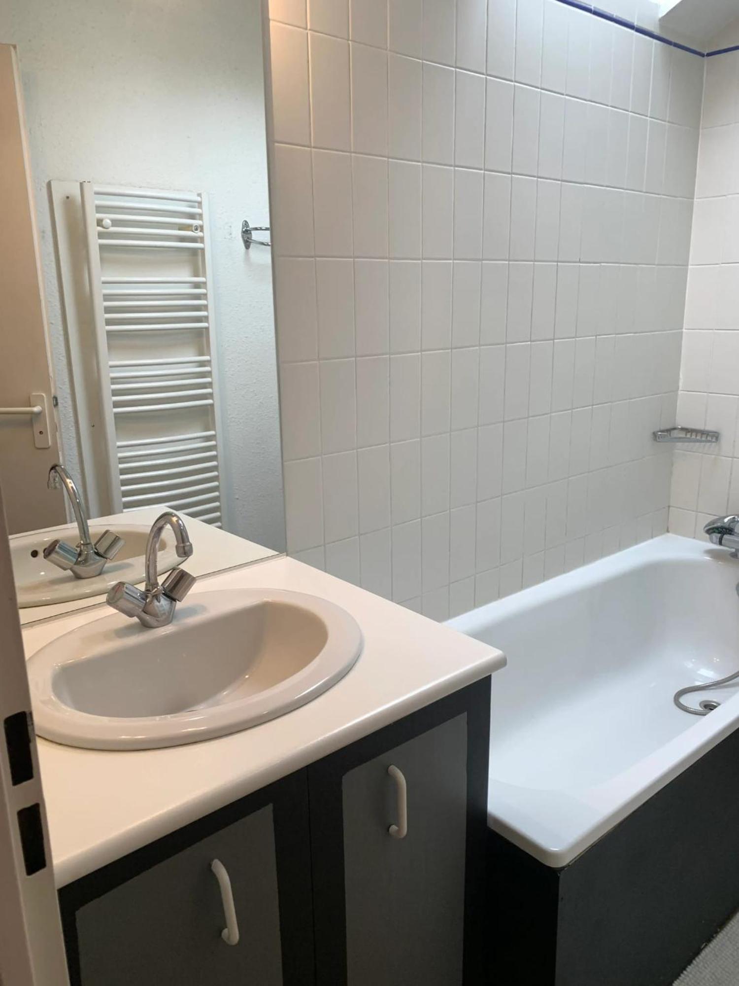 Appartement Charmant A Bagneres De Bigorre 56 M² Avec Balcon Esterno foto