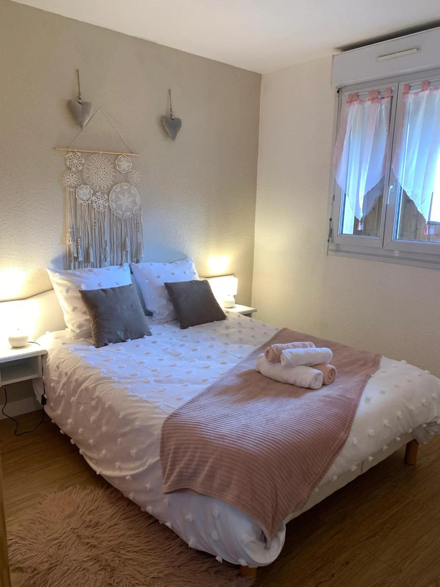 Appartement Charmant A Bagneres De Bigorre 56 M² Avec Balcon Esterno foto